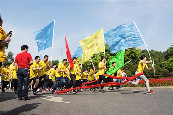 郴汽集團(tuán)組織開展迎“五一”慶祝建司60周年智跑競賽活動 郴汽集團(tuán)組織開展迎“五一”慶祝建司60周年智跑競賽活動